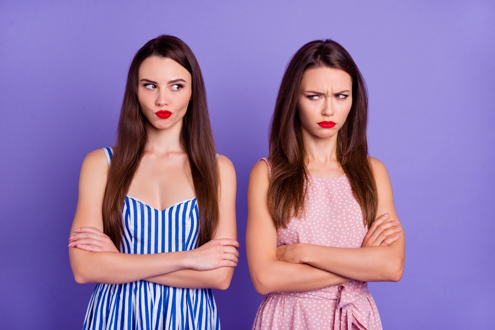 Photo,Of,Unhappy,Sad,Two,Best,Friends,Dressed,Summer,Clothes